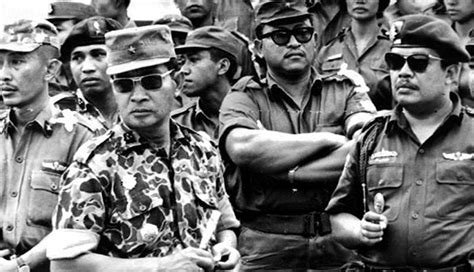  1965年のインドネシアの「9・30事件」: 軍部による共産主義者弾圧とスハルト政権の誕生